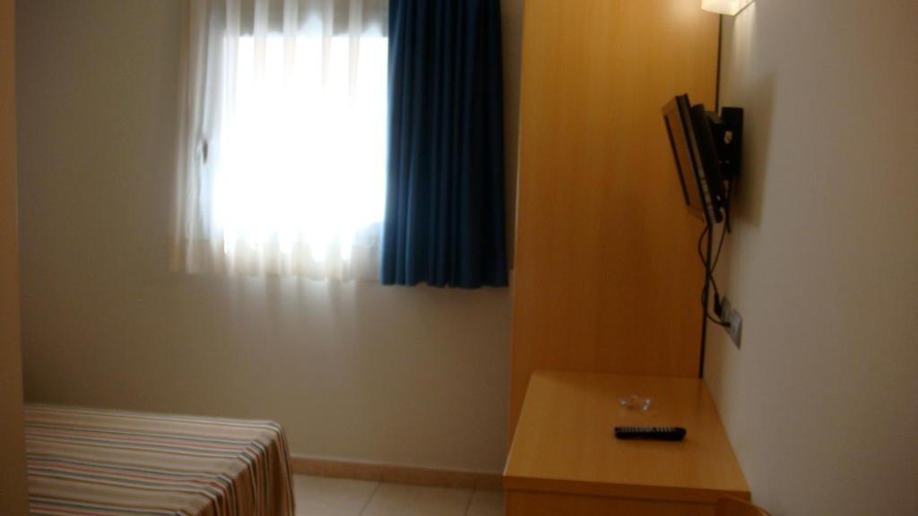 Hotel Blauet By Bossh Hotels El Prat de Llobregat Quarto foto