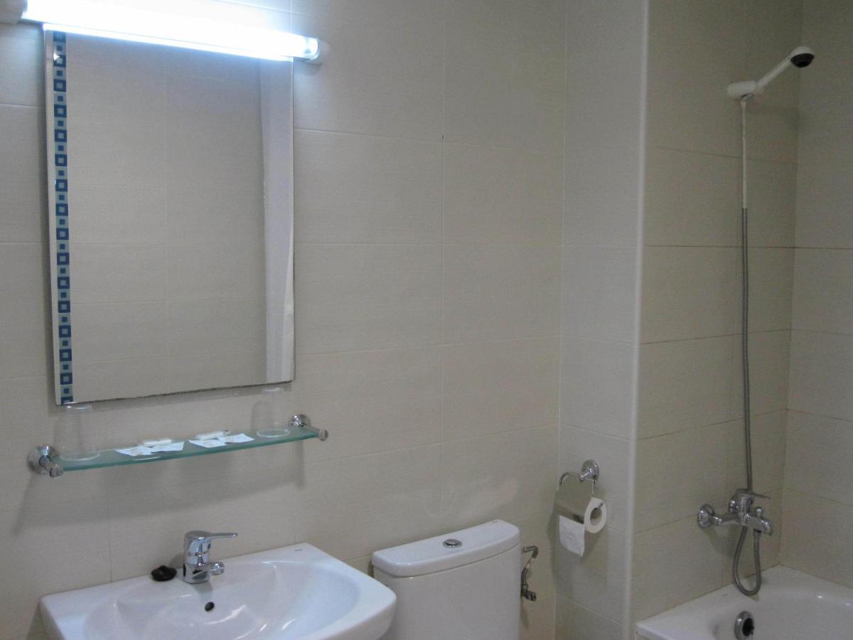 Hotel Blauet By Bossh Hotels El Prat de Llobregat Quarto foto